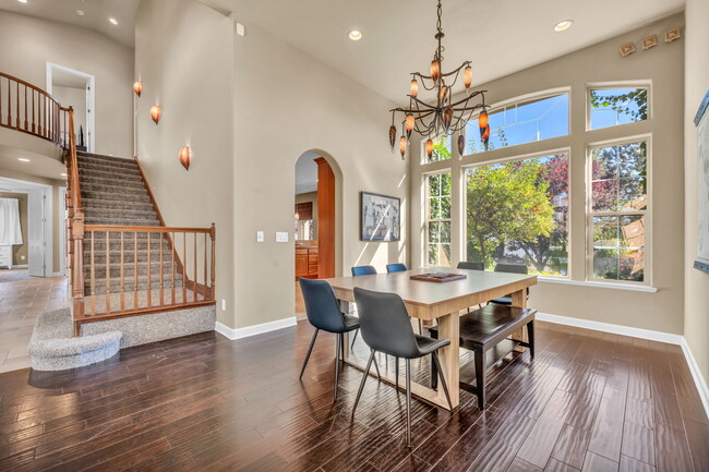 Building Photo - 1520 Taos Ln