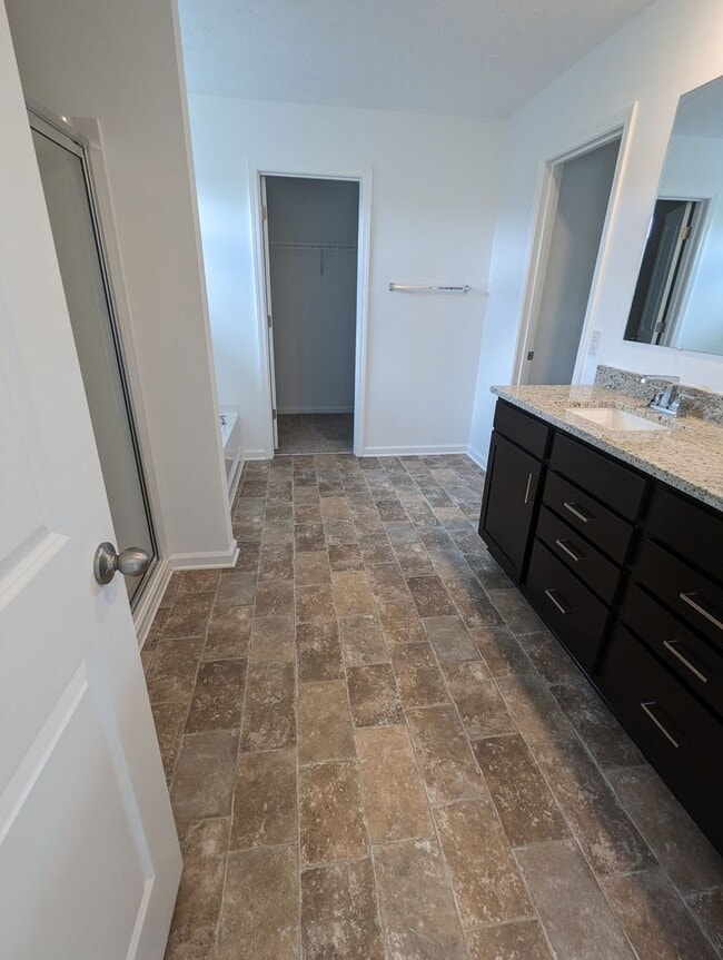 Building Photo - Gorgeous New Construction Middletown Home!