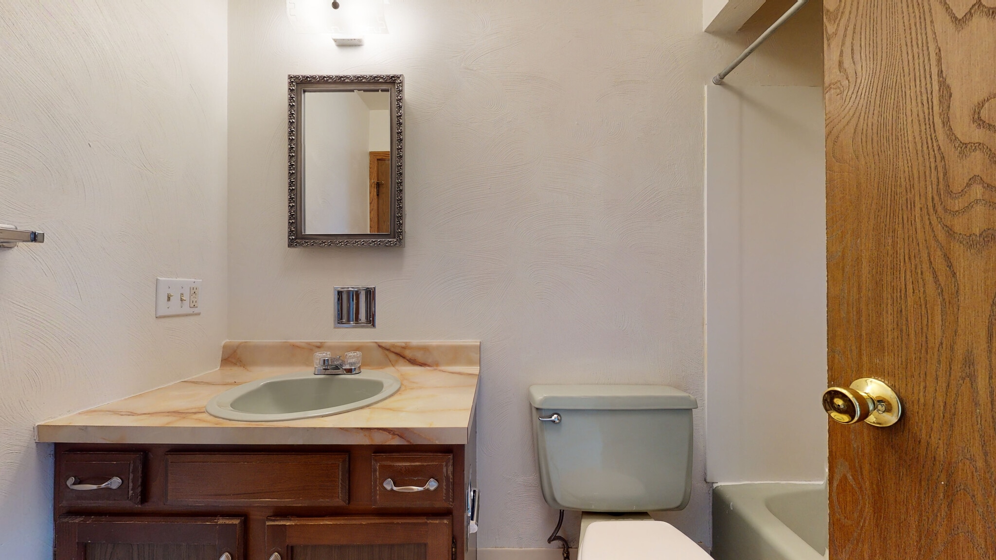 Building Photo - 2525 Hope Dr