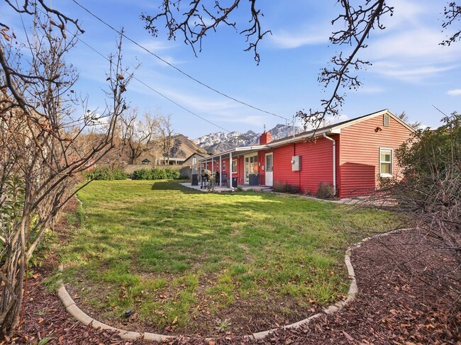Building Photo - 2885 E Loran Heights Dr