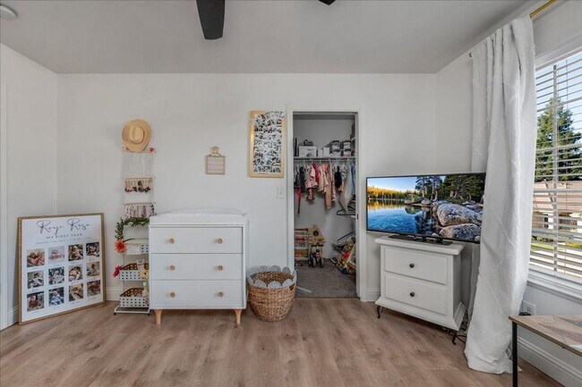 Building Photo - Beautiful North Clovis 3/2.5 Home in Gated Community