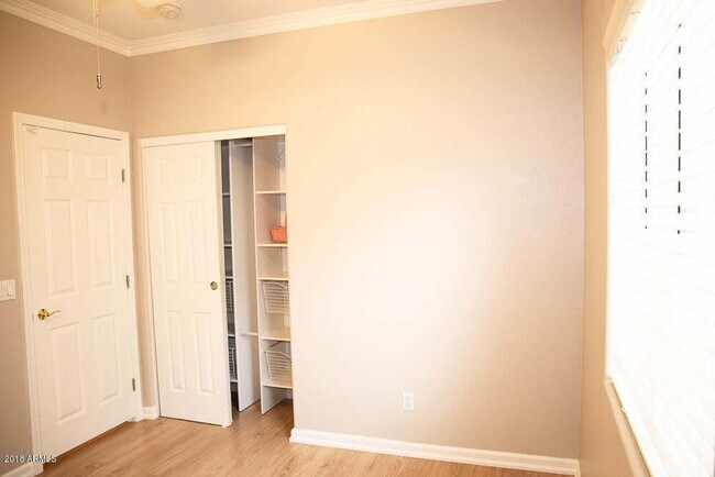 Building Photo - San Tan Ranch Beauty