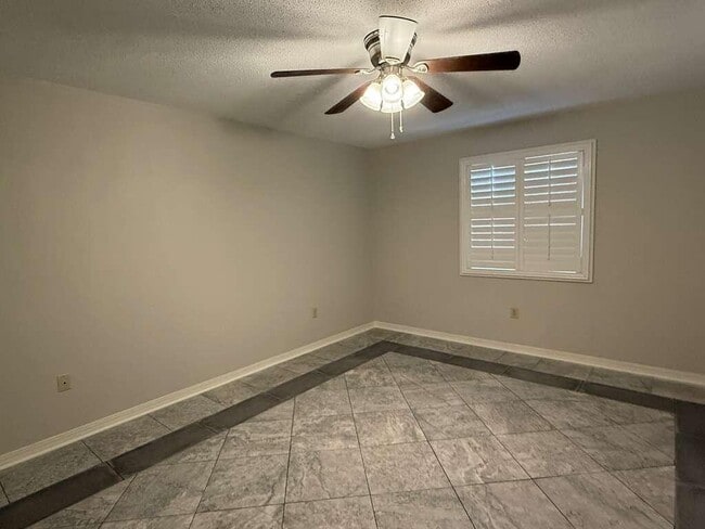 Building Photo - 806 Regatta Dr