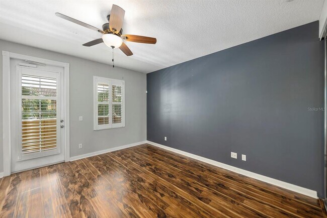 Building Photo - 1633 Napoli Dr W