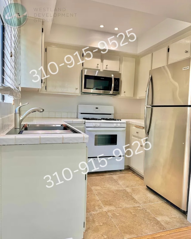 Building Photo - 1506 S Barrington Ave