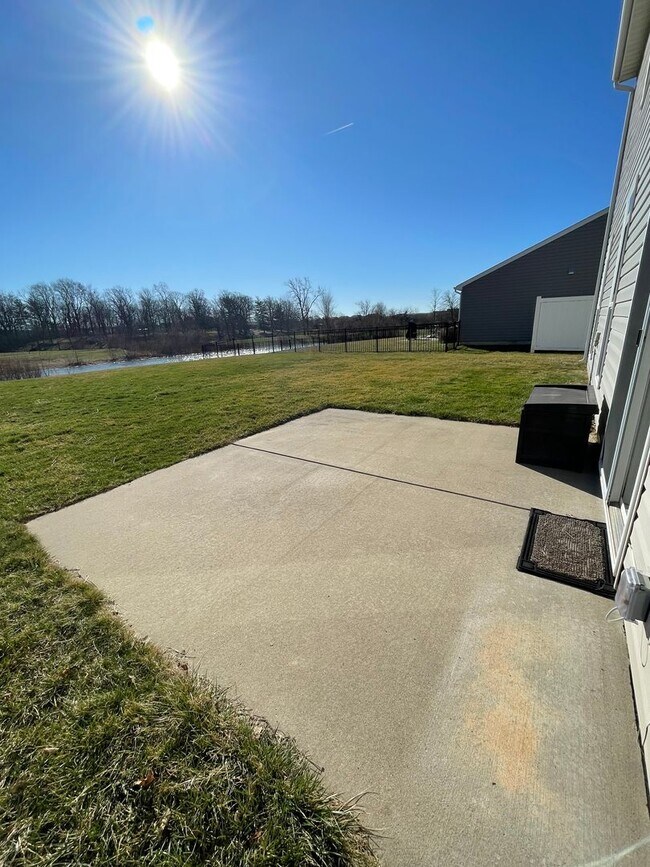 Building Photo - Beautiful 4 Bedroom Single Family Home - Harrison School District