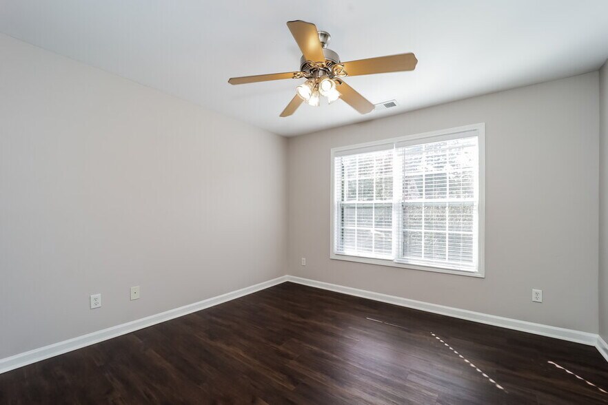 Building Photo - 8131 Vincent Mill Dr