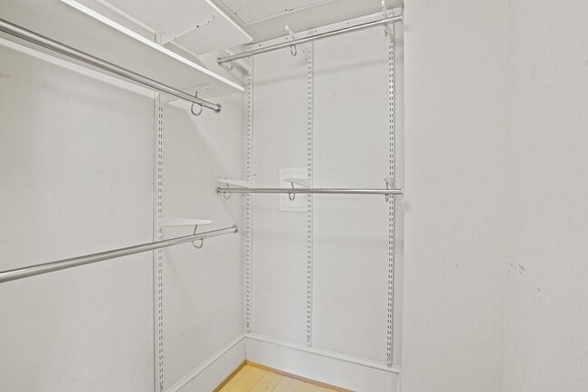 Building Photo - Bright Two-Bedroom in Columbia Heights | Pet frienldy!