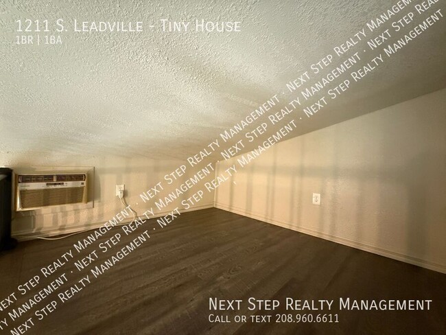 Building Photo - 1211 S. Leadville-Tiny House