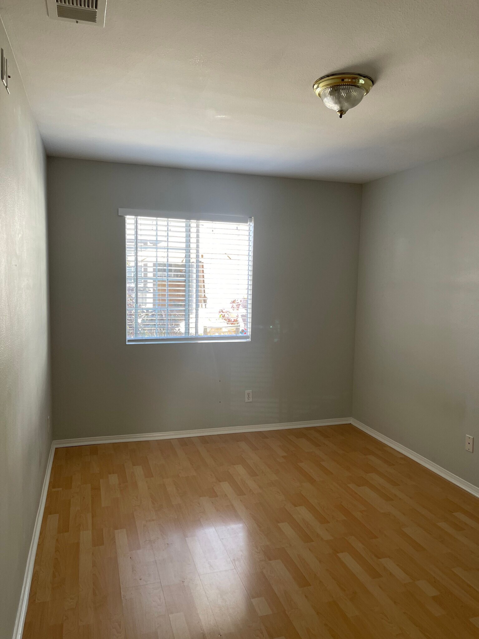 Building Photo - 1785 N Oxford Ave