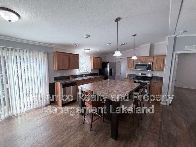 Building Photo - 2974 Hickory Rd