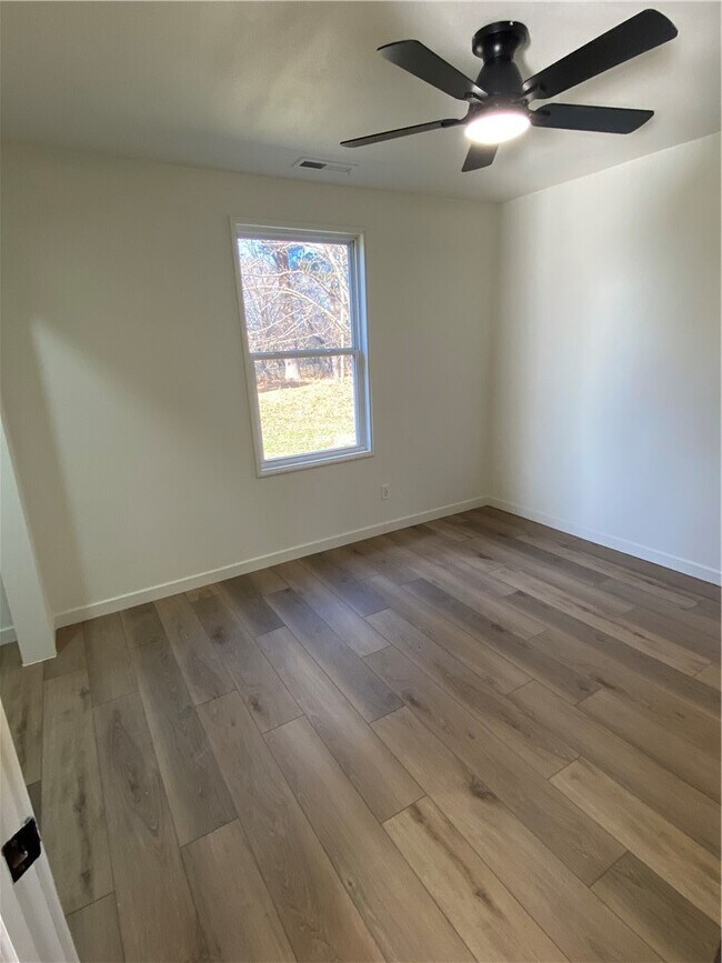 Building Photo - 6668 W Wedington Dr