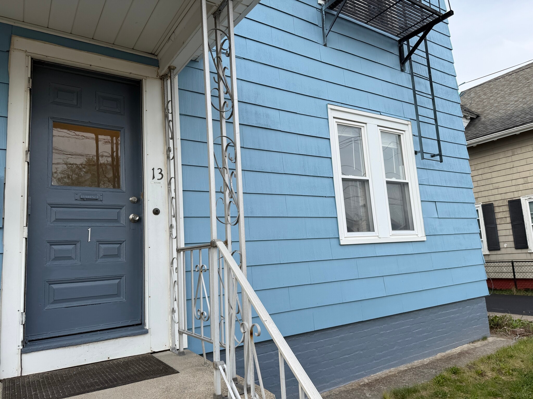 Front Room - 13 Elizabeth St