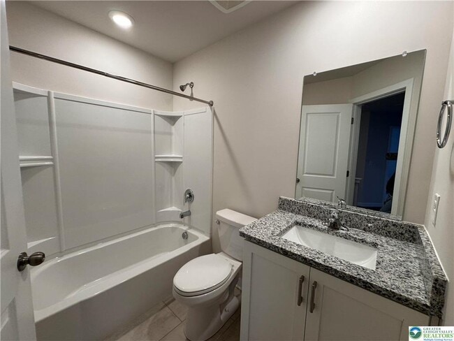 Building Photo - 7634 Clayton Ave