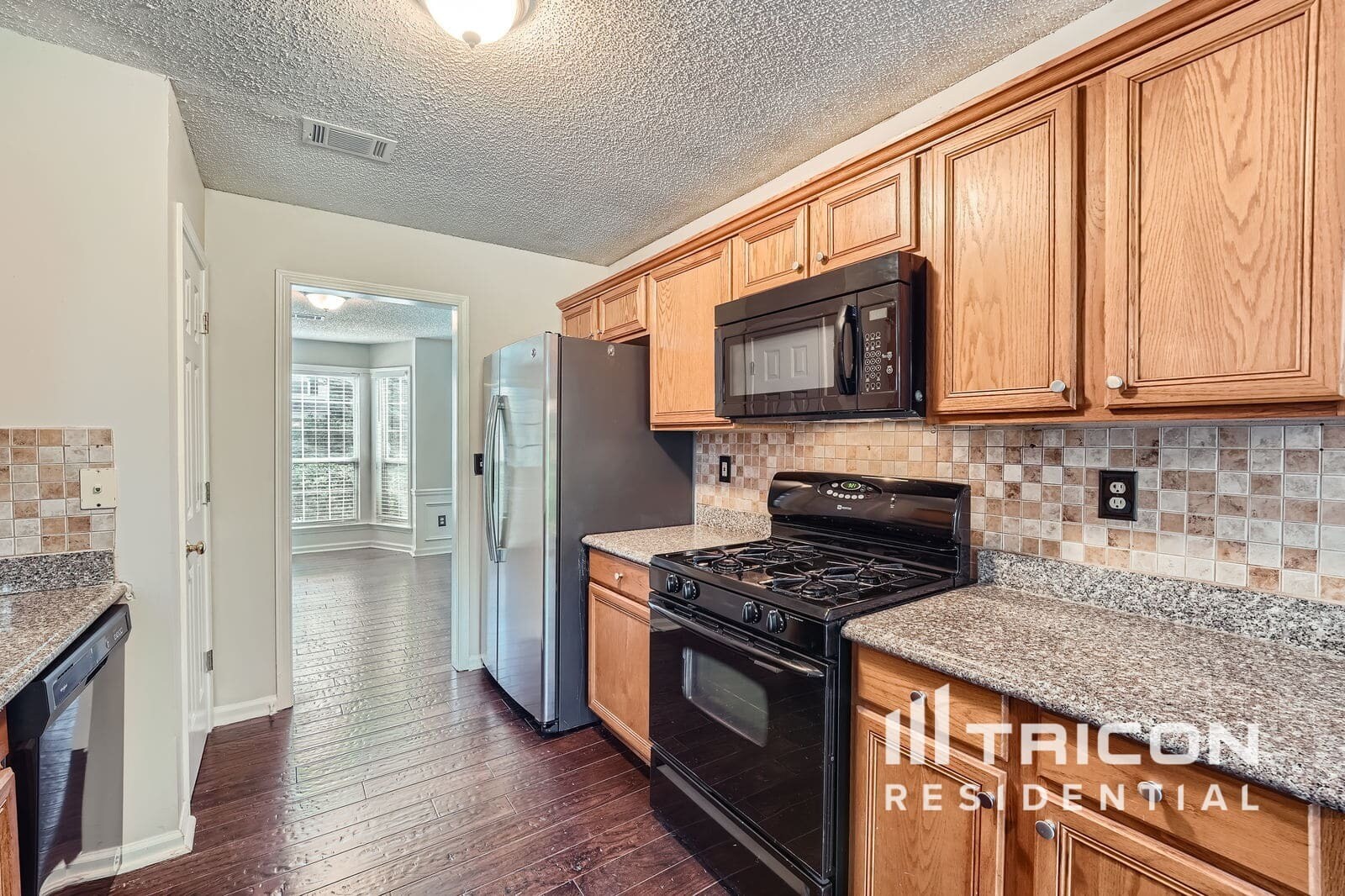 Building Photo - 570 Lullingstone Dr SE