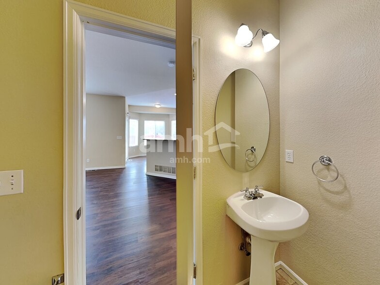 Building Photo - 10550 Mount Columbia Pl