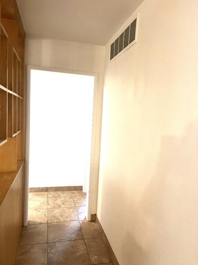 Building Photo - 7731 Filice Dr