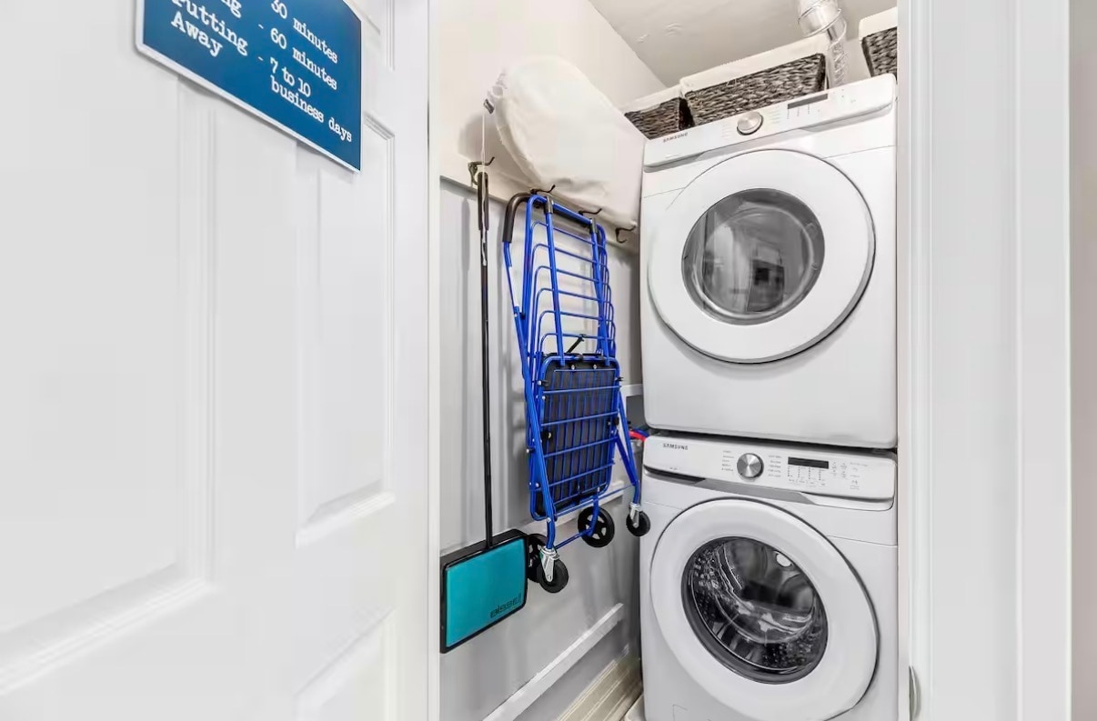 Building Photo - 429 W Ann Arbor Trl