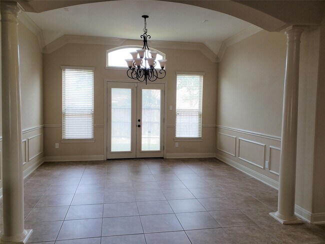 Building Photo - 5402 Valley Country Ln