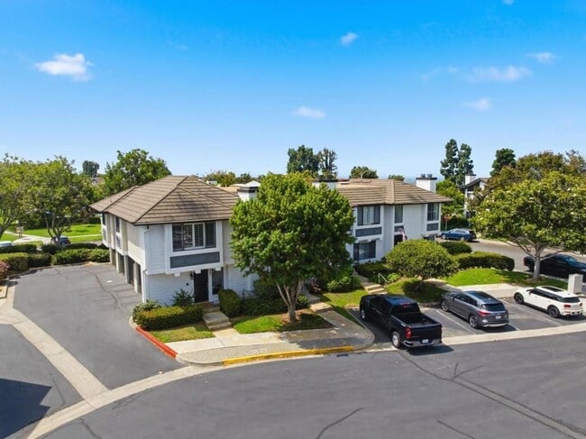 Building Photo - 867 Hollyhock Ct