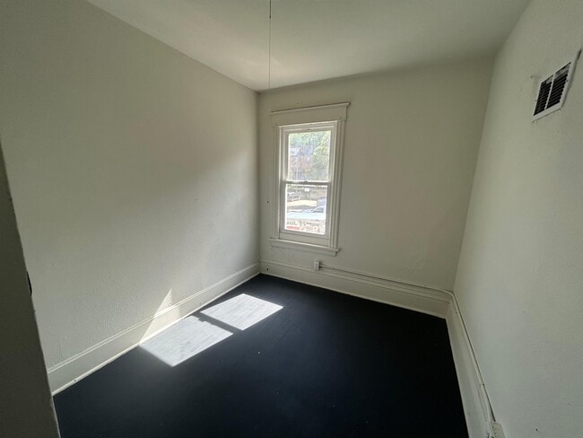 Building Photo - 120 S Blair St
