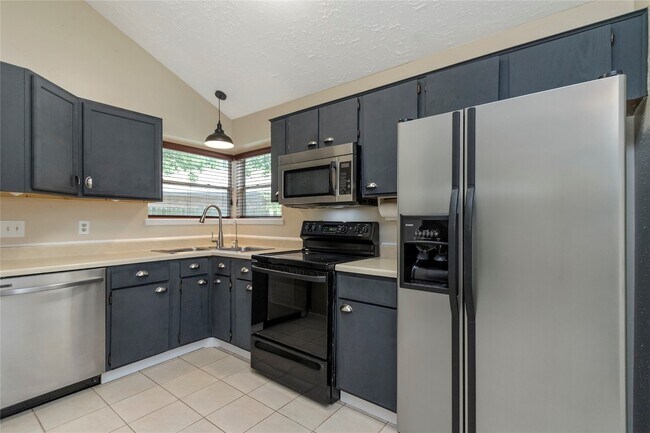 Building Photo - 6903 Foxmont Ln