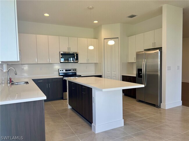 Building Photo - 5114 Panella Ave