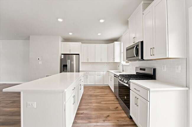 Building Photo - 3 B/2.5B Townhome in Downingtown School District