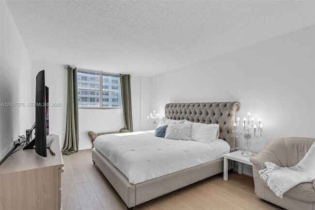 Building Photo - 9273 Collins Ave