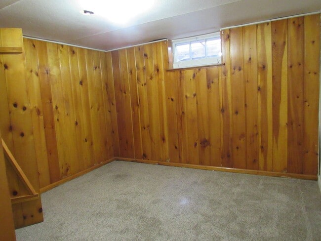 Building Photo - Downtown Bungalow