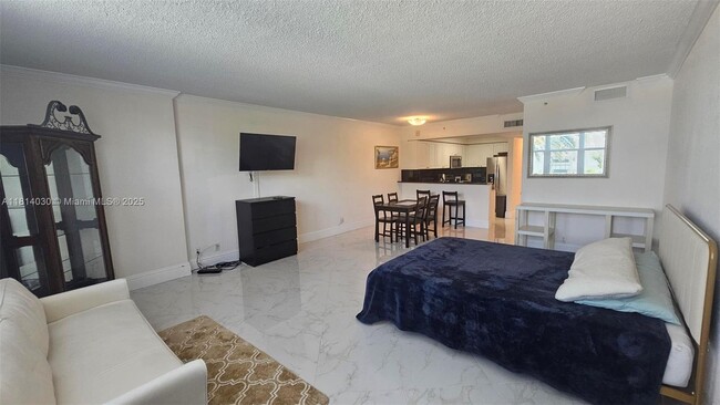 Building Photo - 2501 S Ocean Dr