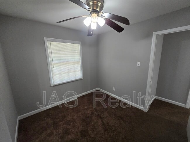 Building Photo - 841 Carrington Dr
