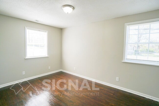 Building Photo - 581 Seminole Cir