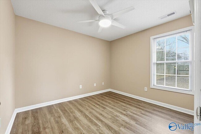 Building Photo - 105 Ashlawn Ct