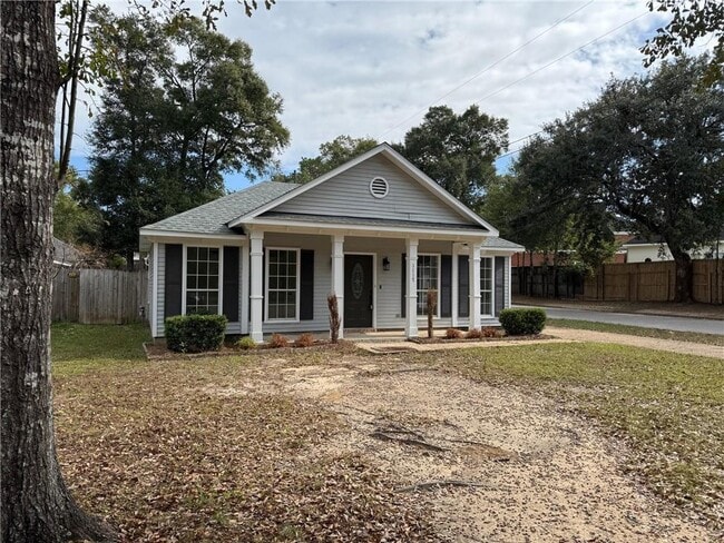 Building Photo - 1117 Pinemont Dr