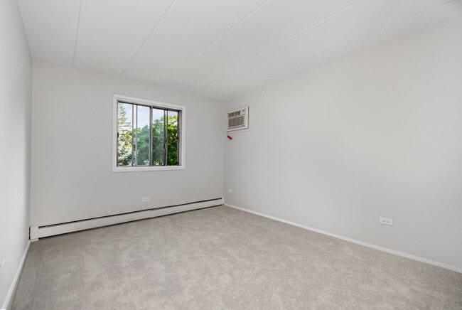 Building Photo - 5340 Waterbury Ct