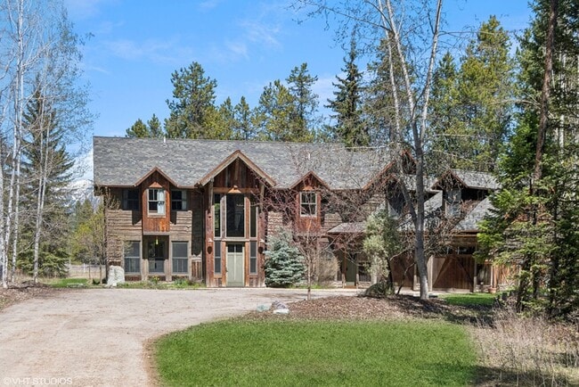 Primary Photo - Charming 4 bedroom Home in Whitefish on 3 Acres