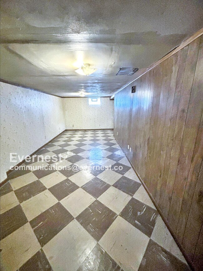 Building Photo - 1213 Scott Ave