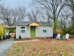 Building Photo - 804 NW B St