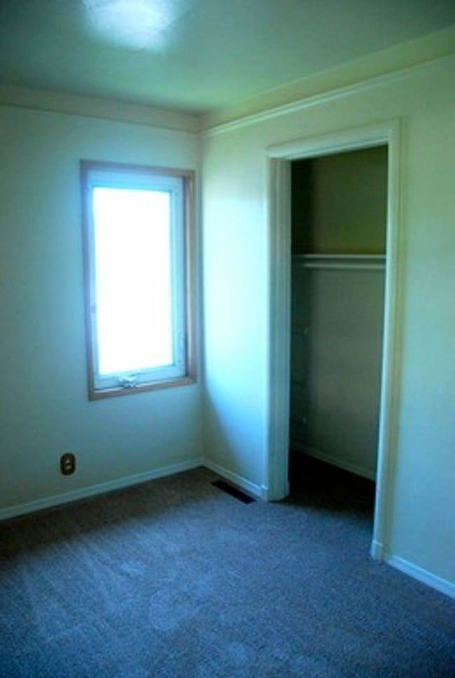 Building Photo - SEATTLE 4-Bedroom Home for RENT, Great Lay...