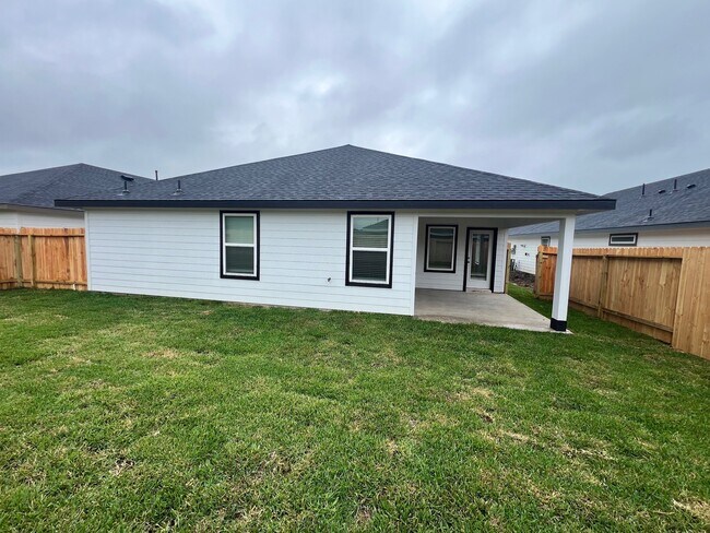Building Photo - 1107 Fringed Bluestar Dr