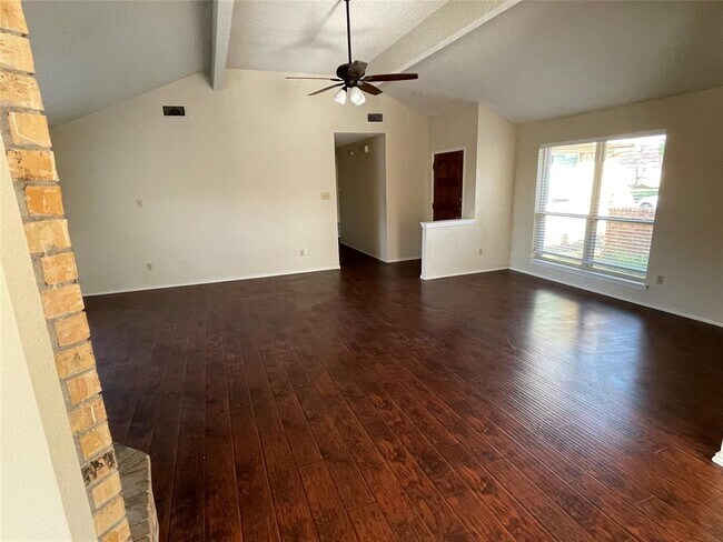 Building Photo - 1013 Gannon Dr