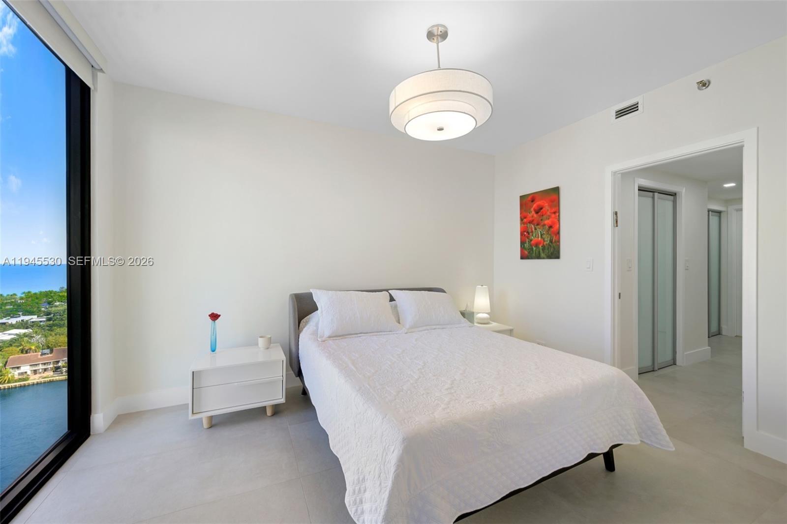 Building Photo - 20191 E Country Club Dr