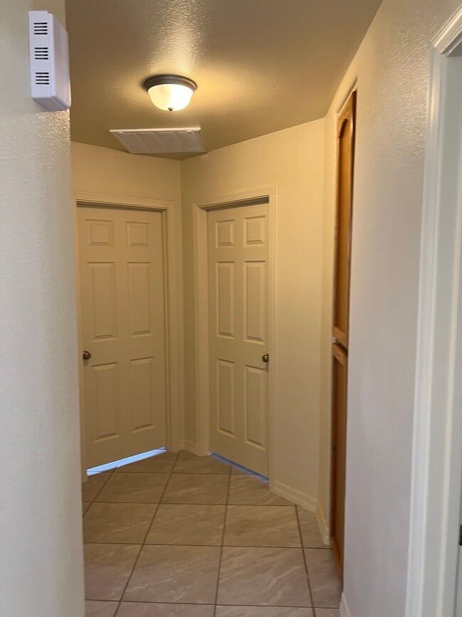 Building Photo - Two Bedroom San Luis Home with Fenced Back Yard