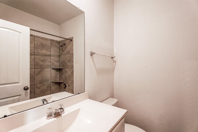 Building Photo - 9011 Beacon Mill Dr