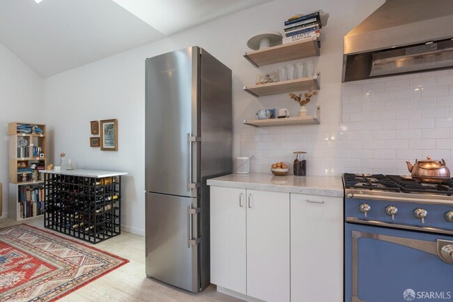 Building Photo - 449 Gates St