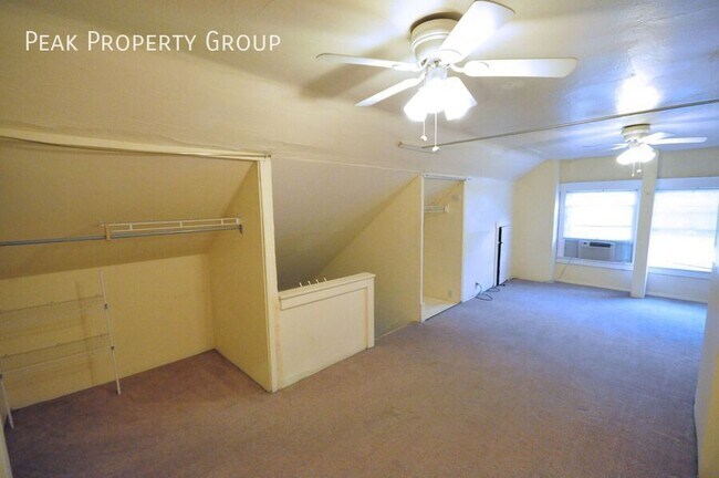 Building Photo - 2074-2078-2078 Summit St