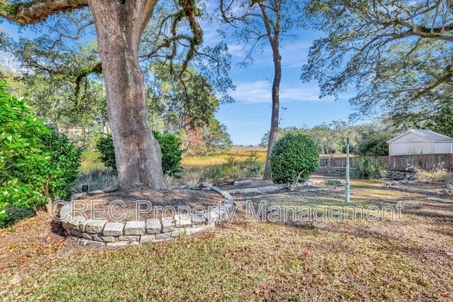 Building Photo - 9 Penn Ave