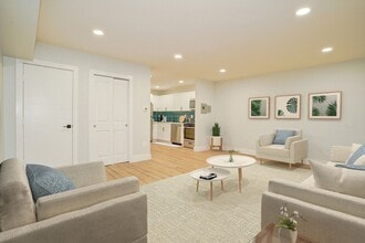 Living Area-Renovated - Park Glen Apartments