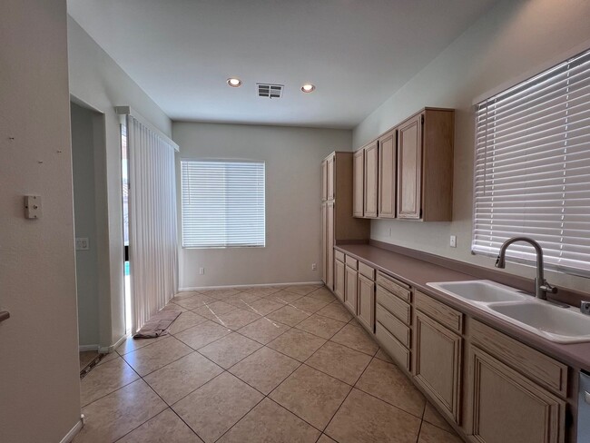 Building Photo - SUMMERLIN SINGLE STORY FOUR BEDROOM THREE ...